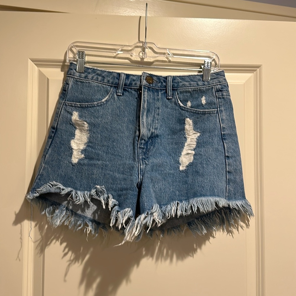 Show me your mumu Jean shorts. Size 26